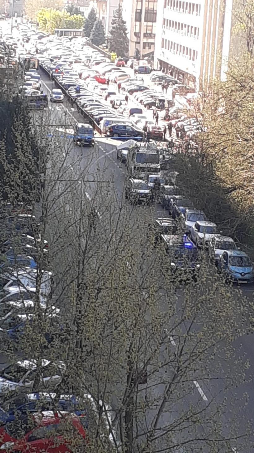 UPDATE Alertă cu bombă la Ministerul Transporturilor. Traficul a fost reluat în zona Gării de Nord  18783120
