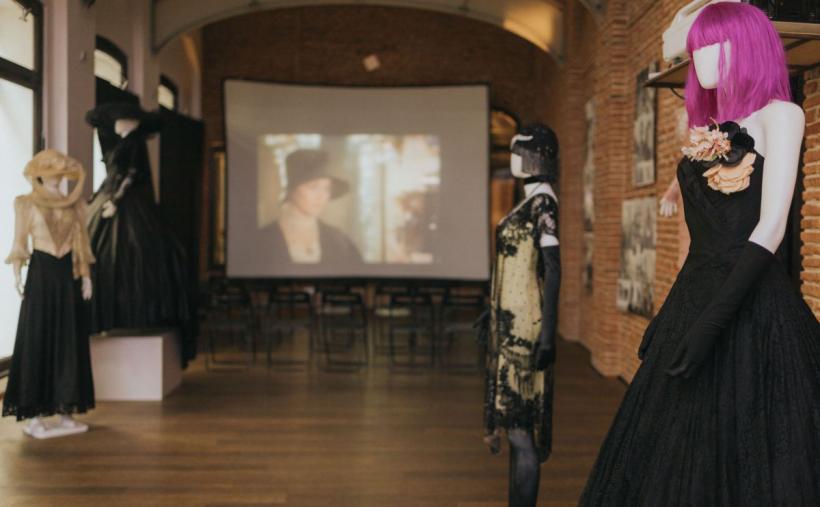 Cea mai amplă expoziţie semnată Doina Levintza la ARCUB 18784192