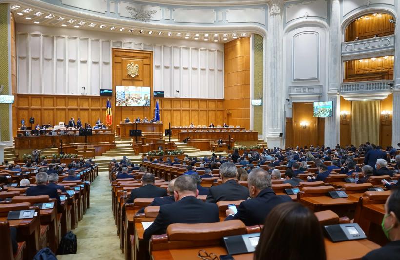 USR: Incapacitatea de a livra o strategie, acoperită de ministrul Cadariu cu frunza Elenei Udrea