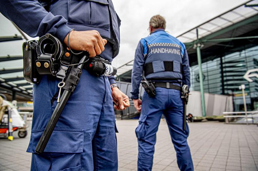 Un copil de 4 ani a condus mașina în Olanda. Sfatul polițiștilor pentru părinții noului „Verstappen”