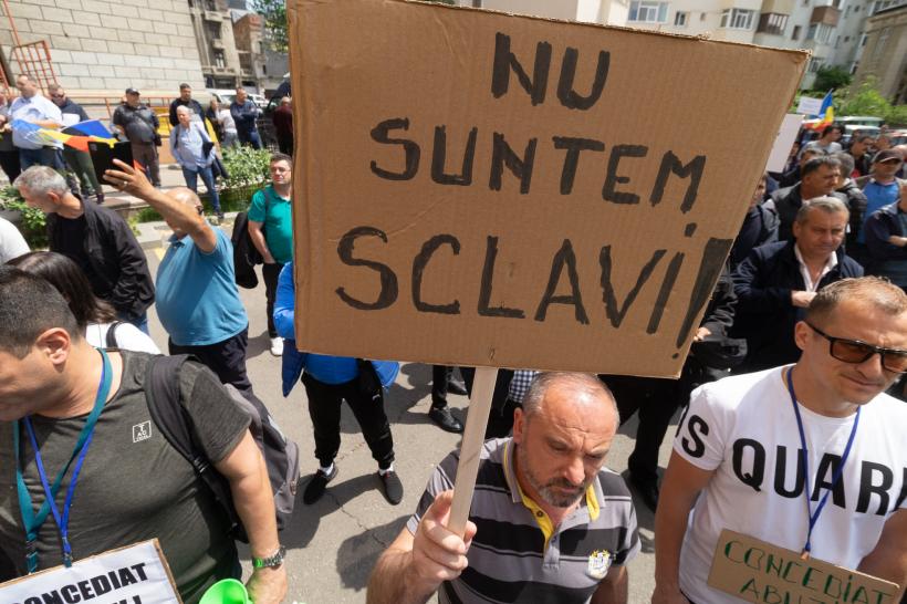 Miting de amploare al angajaților din STB față de disponibilizările masive „Ne concediați ca să vă răzbunați”. George Simion, prezent la protest 18785821