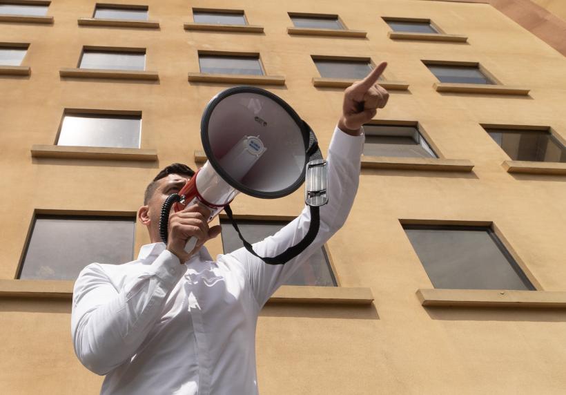 Miting de amploare al angajaților din STB față de disponibilizările masive „Ne concediați ca să vă răzbunați”. George Simion, prezent la protest 18785822