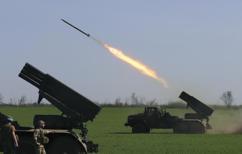 Rusia pretinde că a ucis peste noapte 600 de combatanți ucraineni în atacuri de artilerie