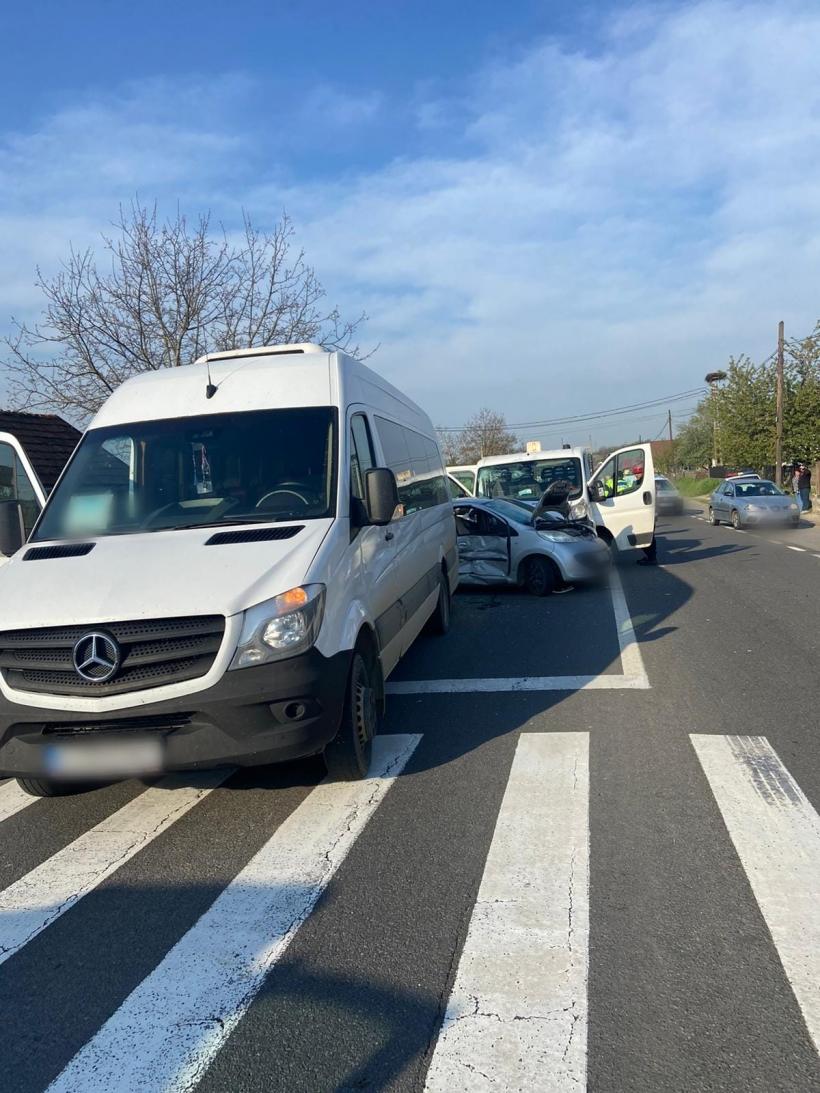 Accident auto: șapte persoane transportate la spital 18785902