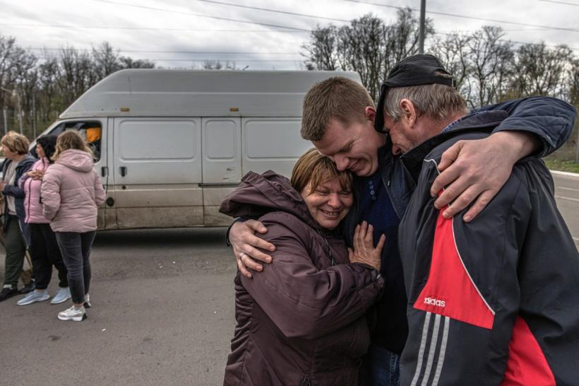 Aproape 500 de civili au fost evacuați din Mariupol, anunță autoritățile ucrainene