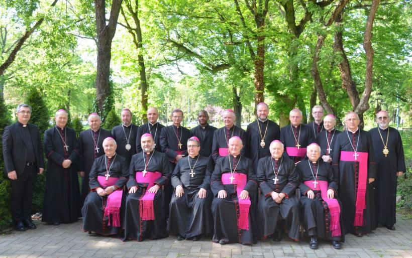 Episcopii catolici din România,  reuniți sub semnul rugăciunii pentru pace