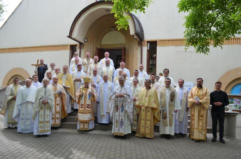 Episcopii catolici din România,  reuniți sub semnul rugăciunii pentru pace 18786132