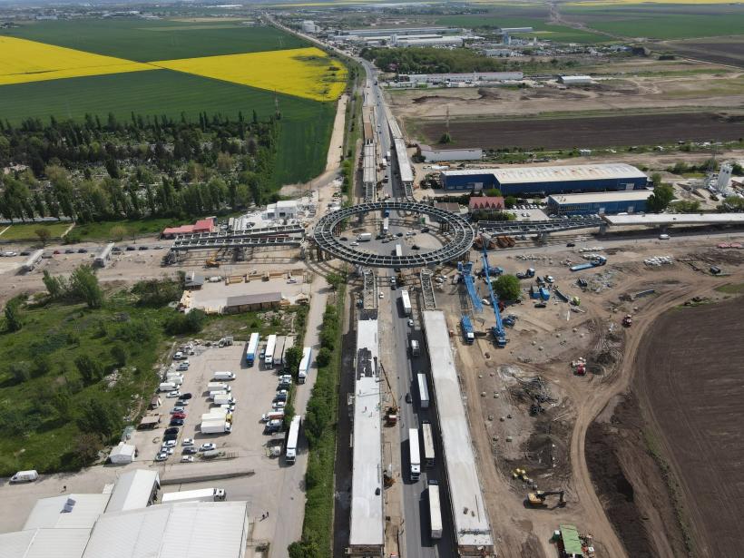 Pasajul Berceni: Constructorul a montat elementele principale ale tablierului metalic 18786351