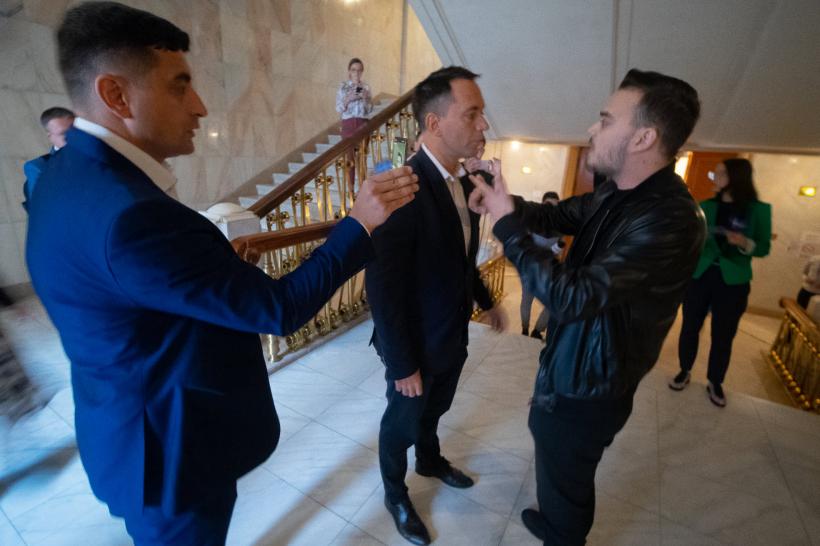 Scandal în Parlament. Un deputat AUR l-a amenințat cu bătaia pe șeful grupului PSD 18786408
