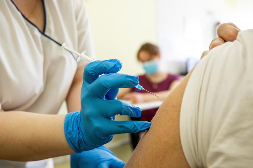 Aproape 300 de persoane s-au vaccinat împotriva COVID-19 cu doza a patra