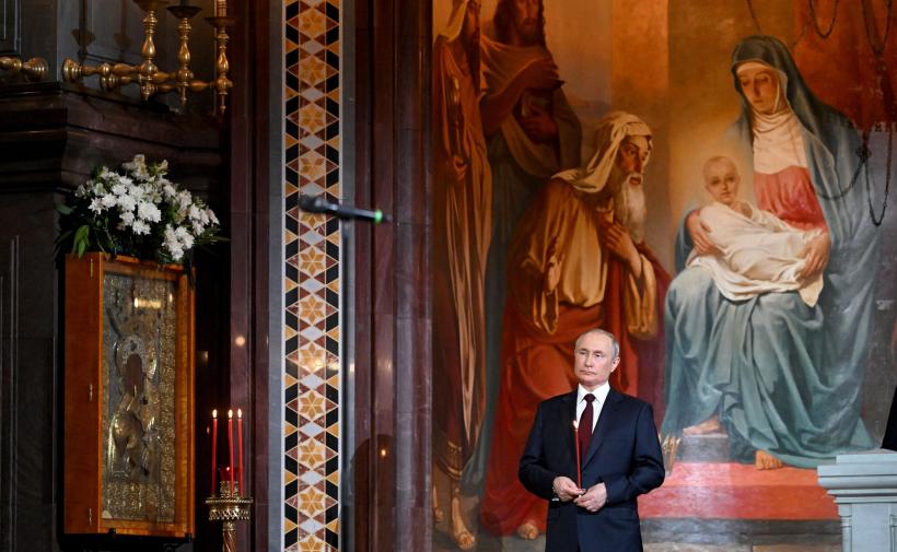 Strategia „Cruciulița”: cum s-a folosit Putin de religie pentru a fi uns țar în Rusia