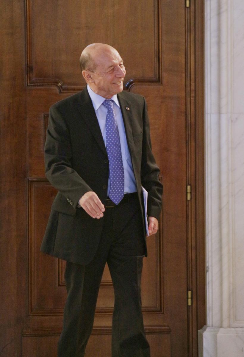 Azi, are loc primul termen din procesul intentat de Băsescu Serviciului de Protecție și Pază. Luni, „Petrov” a mai dat o dată SPP în judecată 18787258