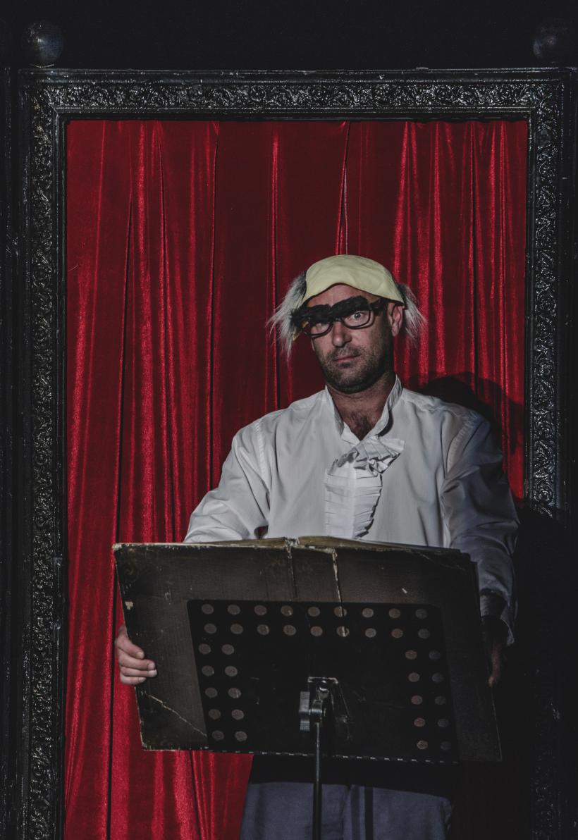 TNRS oferă un spectacol cadou – „Operele lui William Shakespeare (pe scurt)” 18787334