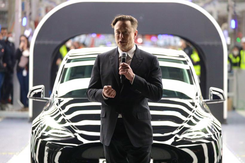Elon Musk, în luptă cu „falși războinici ai justiției sociale”
