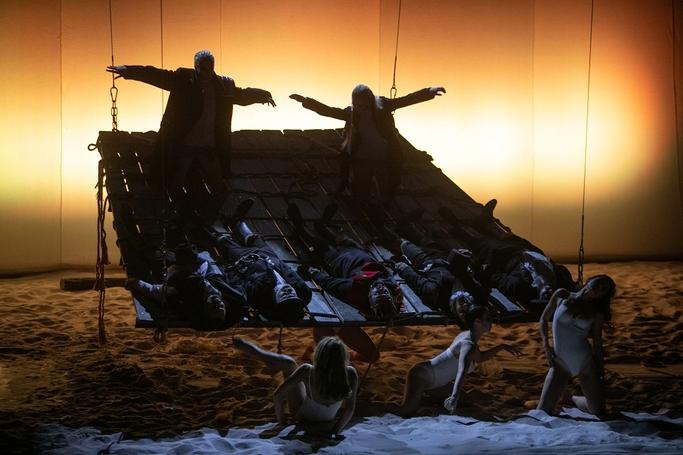 În turneu la TNB, Teatrul Fără Nume* din Chișinău propune o nouă versiune a FURTUNII lui Shakespeare, în regia lui Mihai Țărnă 18787799