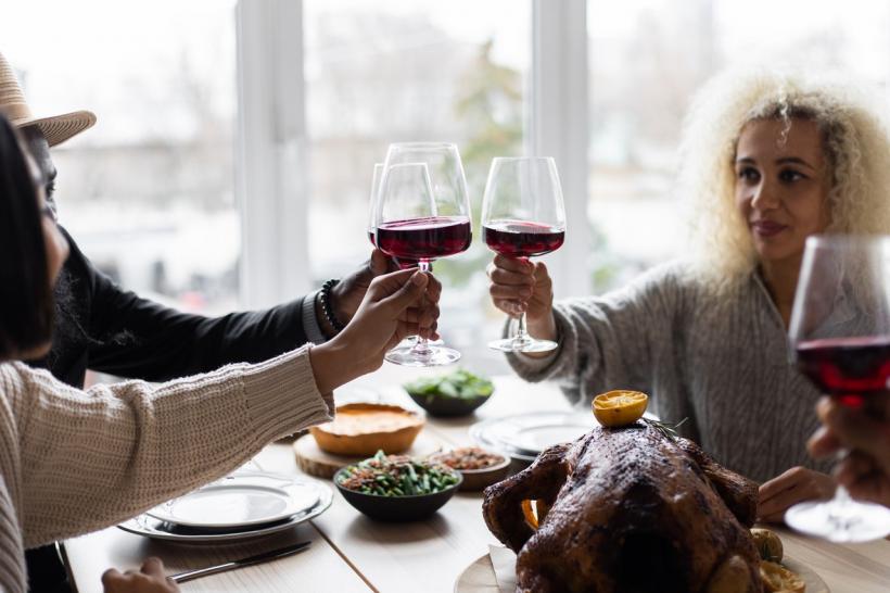 Cum alegi cel mai bun vin pentru o masă festivă?