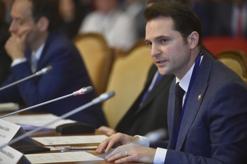 Ministrul Digitalizării, Sebastian Burduja, vrea pedepse de 7 ani închisoare pentru cei care scriu cu graffiti pe clădirile statului 18788005