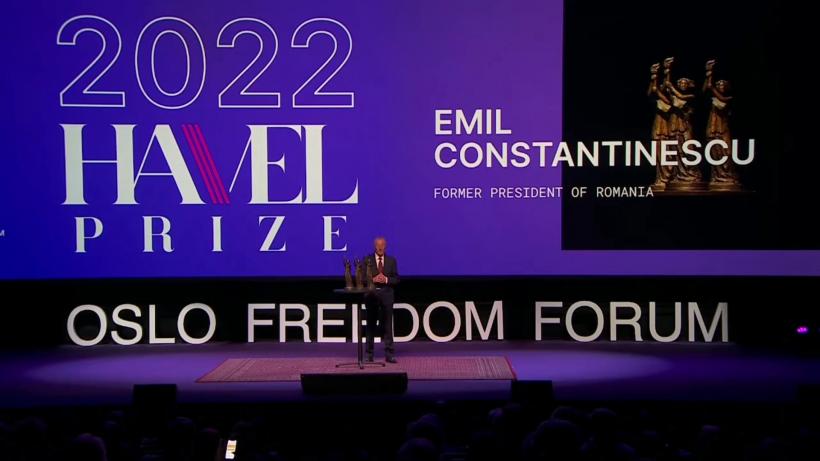 „Premiul Internațional Václav Havel pentru Disidență Creativă”, decernat de Emil Constantinescu jurnalistei Marina Ovsiannikova 18788187