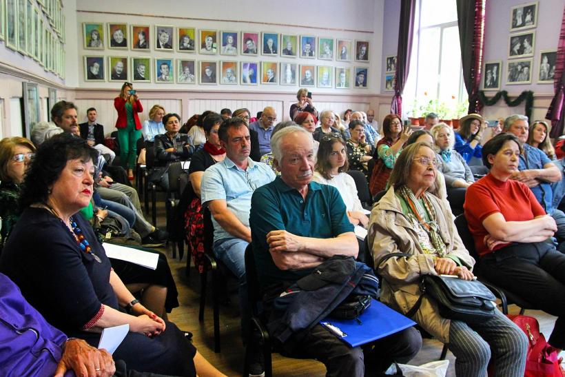 „Regal poetic la Carmen Sylva” 18788461