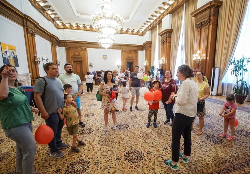 Florin Cîțu crede că modificarea legii educaţiei naţionale trebuie discutată și cu reprezentanţii elevilor 18788842