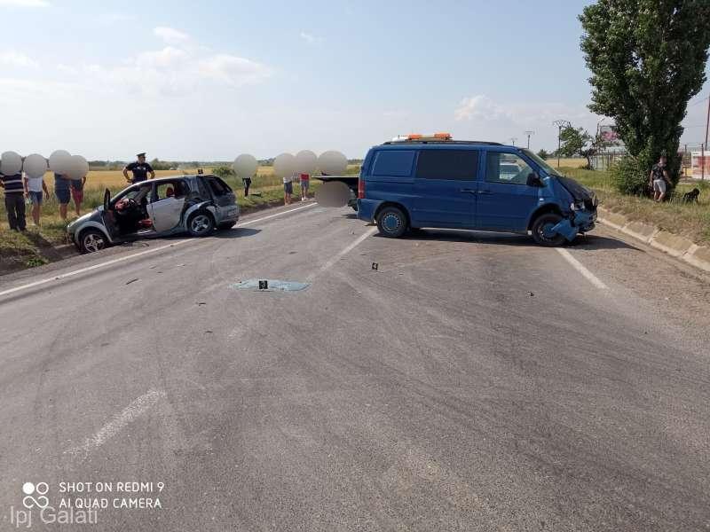 Două persoane, rănite într-un accident rutier pe DN 24