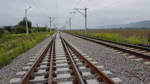 Muncitori din mai multe județe, aduși la Galați pentru a repara calea ferată care vine din Ucraina