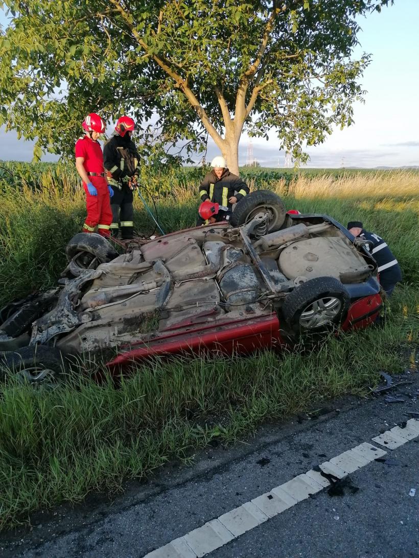 Accident grav în Alba. Două persoane au fost rănite și una a murit 18790590