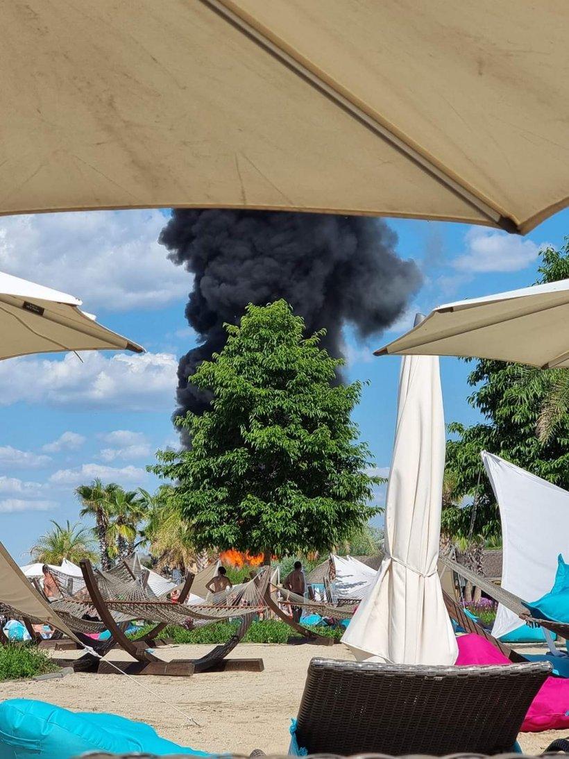 Incendiu de proporții la Therme. Mai multe persoane au fost evacuate 18790705