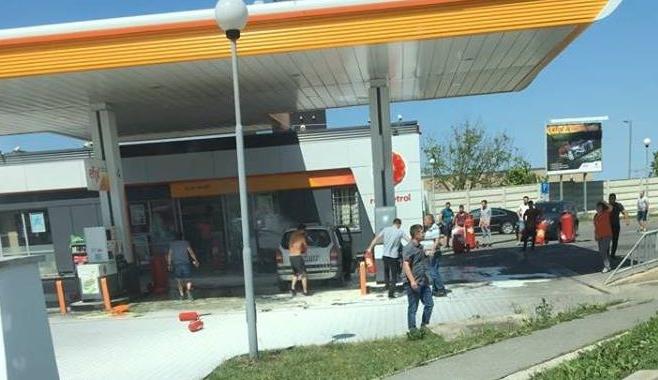 Alertă MAXIMĂ în Capitală!O femeie a amenințat că aruncă în aer o benzinărie din Sectorul 6