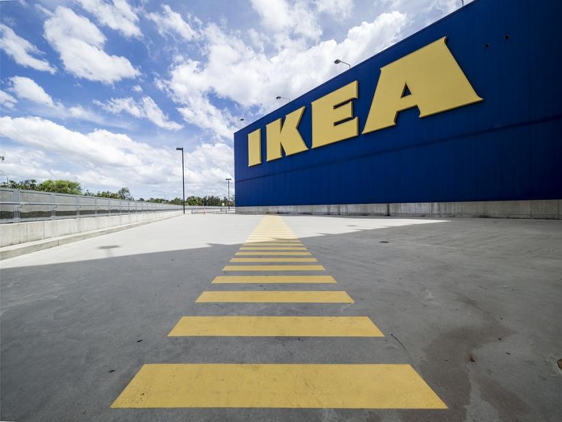IKEA: Adio, dar mai vând online!