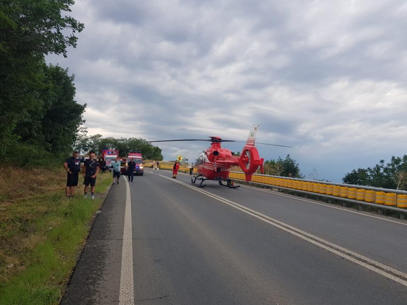 UPDATE: Microbuz cu 16 pasageri, implicat într-un accident în Giurgiu. A fost activat Planul roșu 18792807