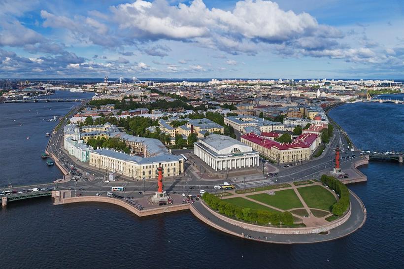 Sankt Petersburg, cuibul din care și-a luat zborul Volodia