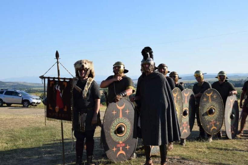 Excursie la daci și romani, pe Măgura Uroiului, înapoi cu două milenii 18793418