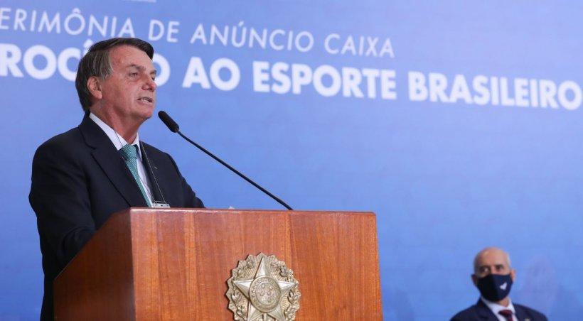  Bolsonaro pune la îndoială sistemul electoral din Brazilia