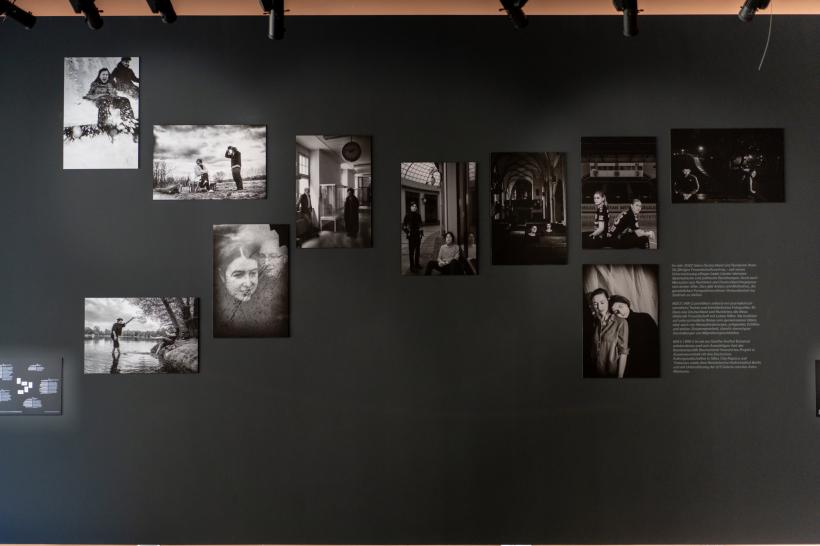 Artist Talk în cadrul finisajului expoziției Noi2-Wir2 – Portrete româno-germane.  patru iubitori de artă contemporană ]în conversatie[ despre fotografie, imagine și concept 18793732