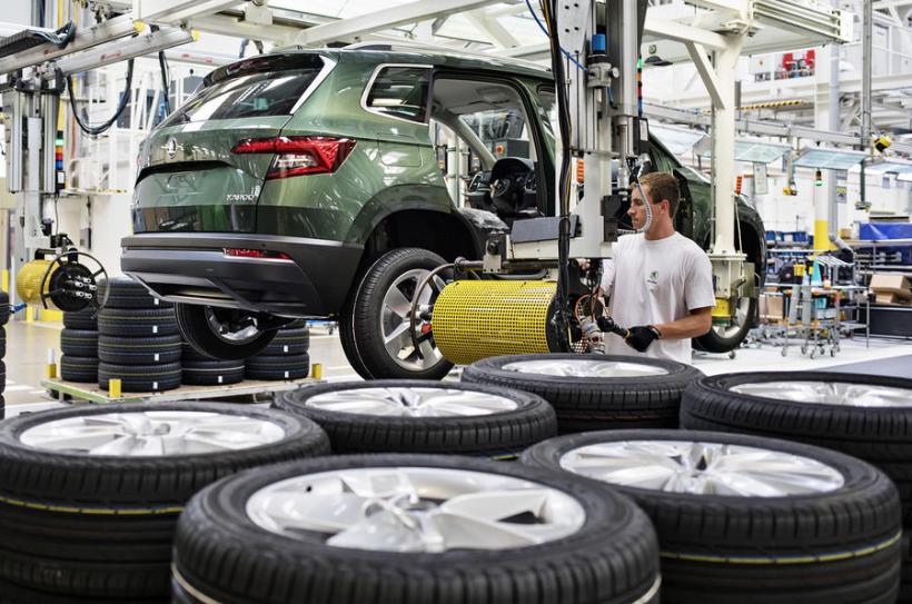 Ford vrea să reducă până la 8.000 de locuri de muncă pentru a finanța investițiile în vehicule