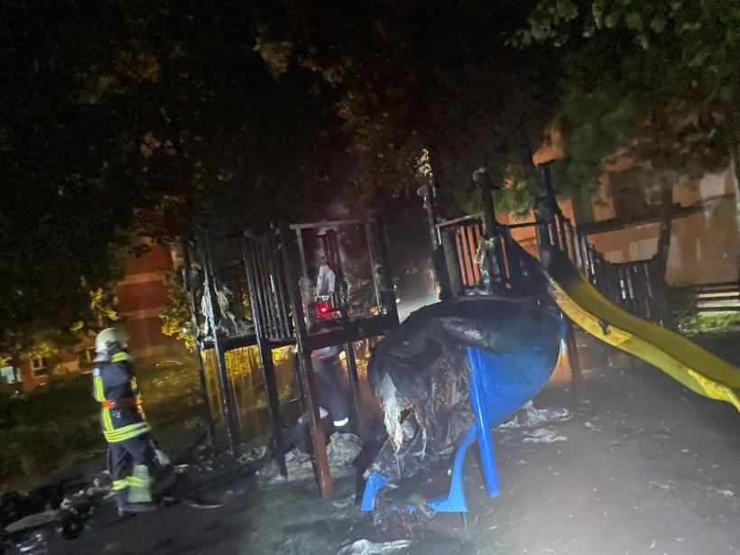Incendiu la un loc de joacă din Suceava 18793971