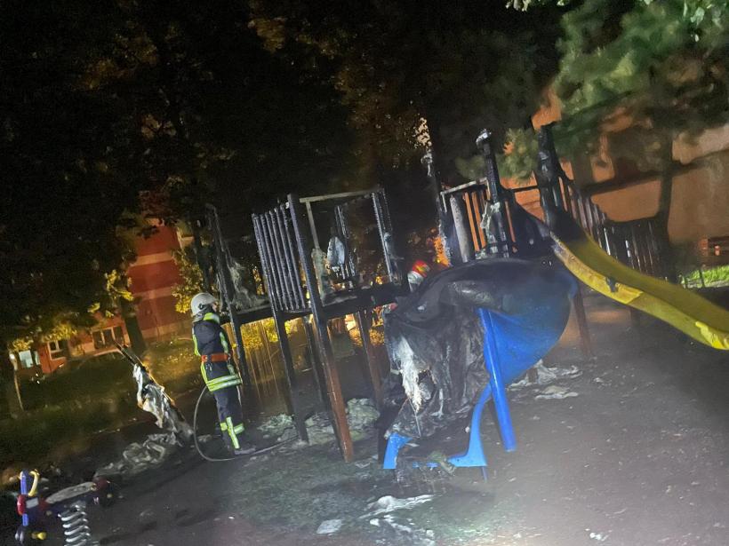 Incendiu la un loc de joacă din Suceava 18793972