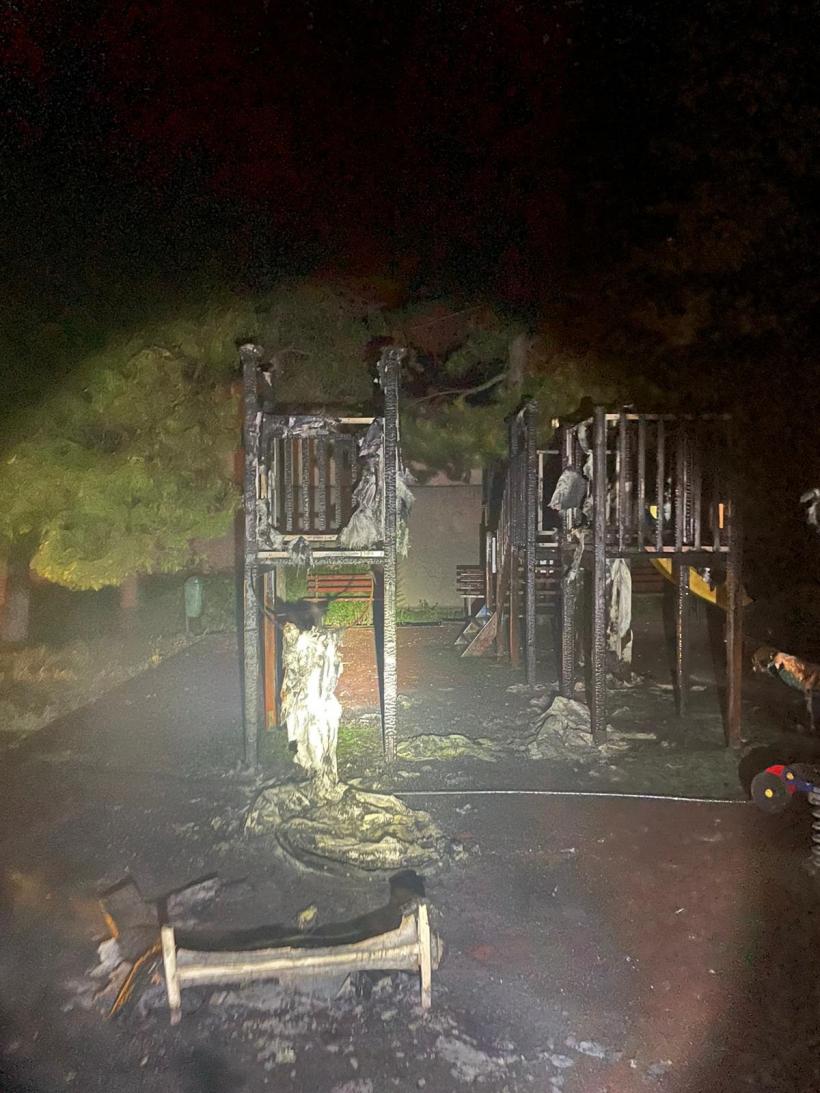 Incendiu la un loc de joacă din Suceava 18793973