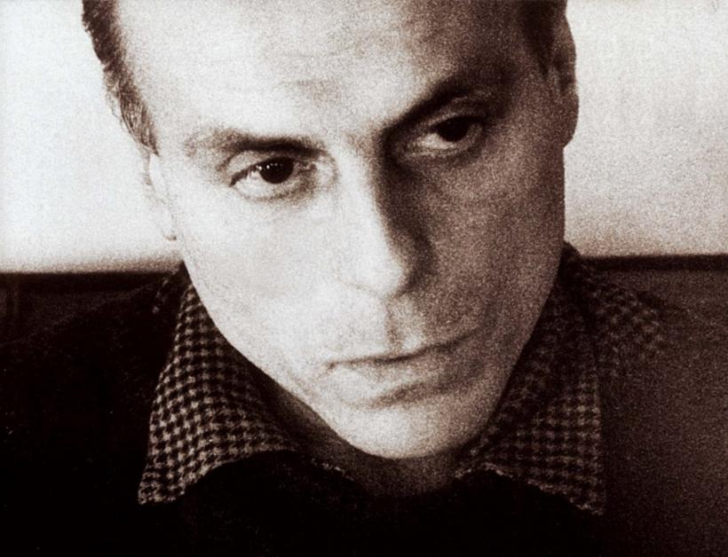 Tainele vieții și ale morții unui creator avangardist 18794074