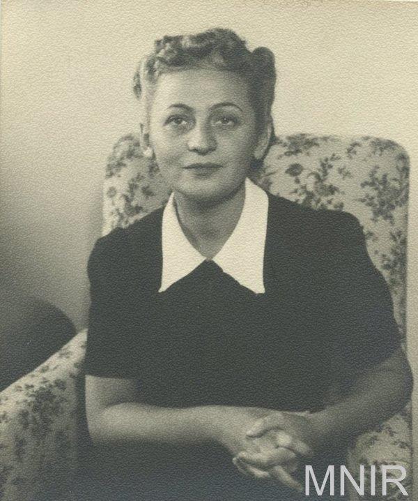 Lucia Demetrius, aripi roșii de scriitoare 18794772