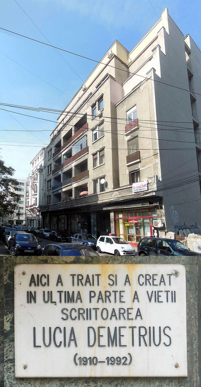 Lucia Demetrius, aripi roșii de scriitoare 18794775