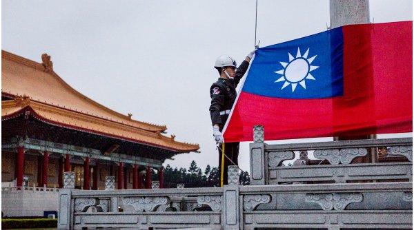 Taiwanul a tras cu rachete de semnalizare pentru a alunga dronele inamice