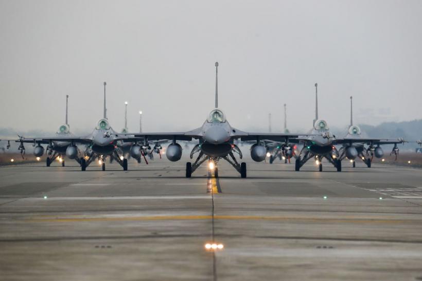 Taiwanul a trimis avioane de vânătoare pentru interceptarea a zeci de aeronave militare chineze