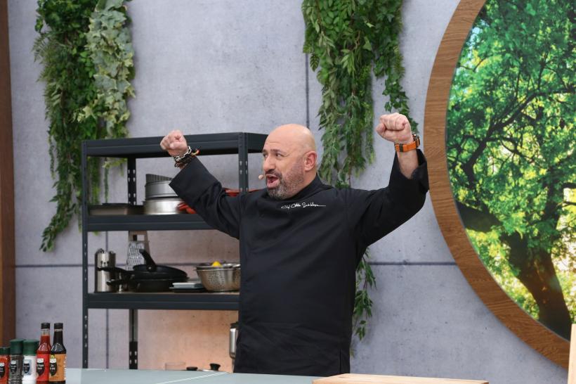 Sezon aniversar Chefi la cuțite, din toamnă, la Antena 1. Sorin Bontea, Florin Dumitrescu și Cătălin Scărlătescu sărbătoresc reuniunea de 10 ani  cu cea mai savuroasă competiție culinară 18795440