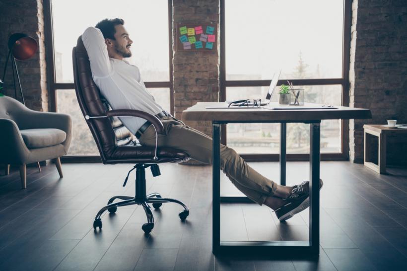 Cum să alegi corect scaunul de birou? 3 sfaturi și produse recomandate