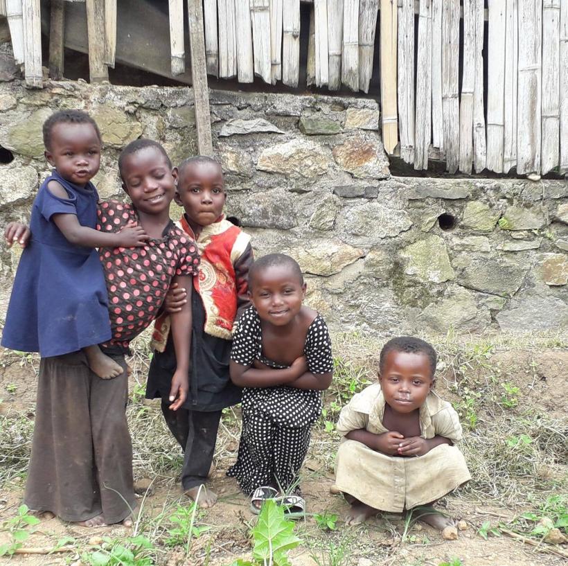 Alexandra Tănase, farmacist voluntar „fără frontiere”: „Uneori, mamele vindeau untul de arahide primit ca tratament pentru copilul subnutrit pentru a le cumpăra și celorlalți de mâncare” 18795811