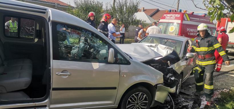Accident grav în județul Iași. Doi copii și cinci adulți au fost răniți