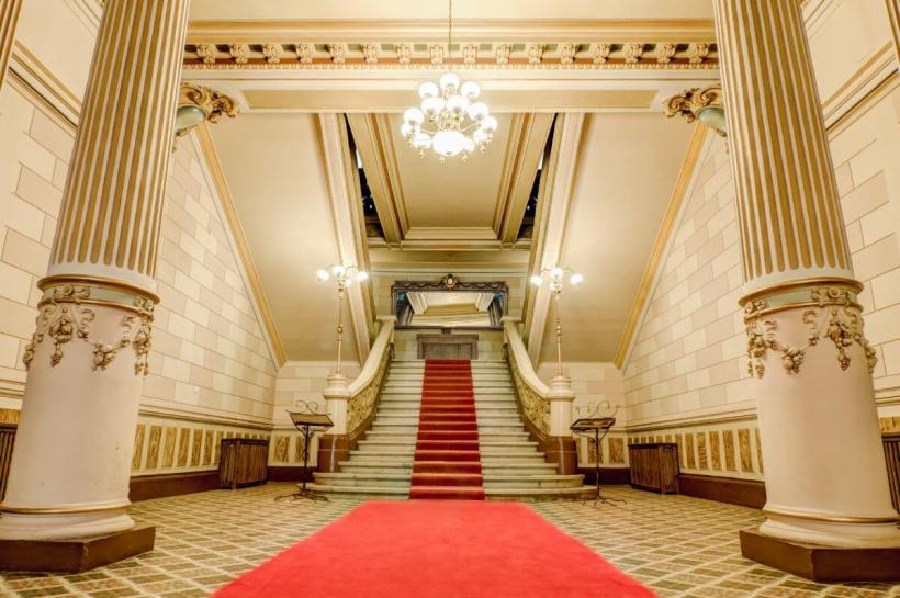 Premiera Godot Love Station, în regia cunoscutului actor Radu Gabriel, are loc săptămâna aceasta, la Palatul Bragadiru 18797011