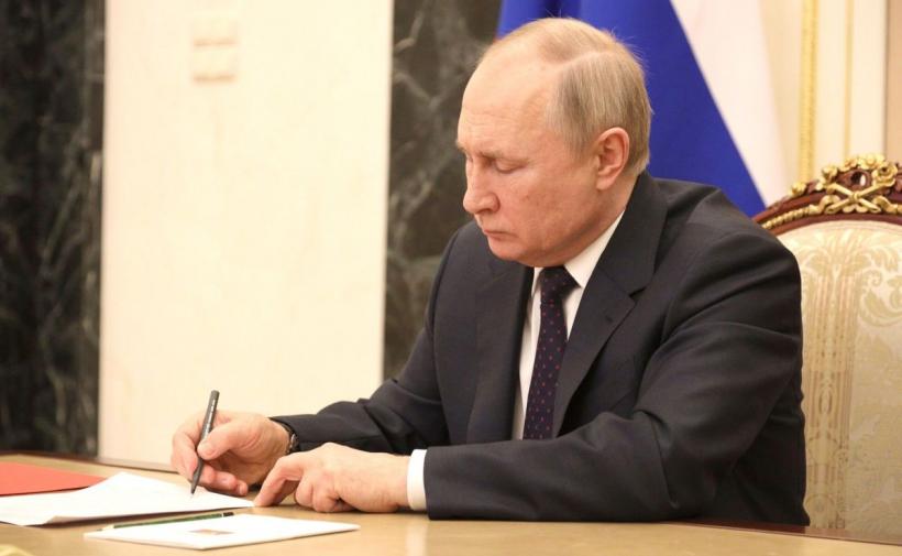 Vladimir Putin a semnat un decret pentru creșterea efectivelor armatei ruse